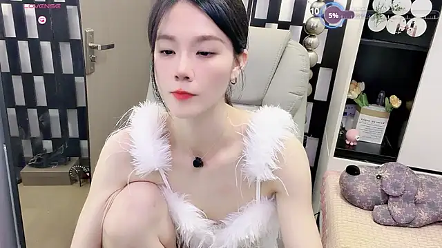 Snapshot of Yueyue-MM chatting on 06-20-26, 02:22 Yueyue-MM online show from 06-20-26, 02:22