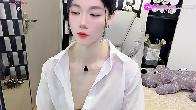 Snapshot of Yueyue-MM chatting on 07-05-26, 01:54 Yueyue-MM online show from 07-05-26, 01:54