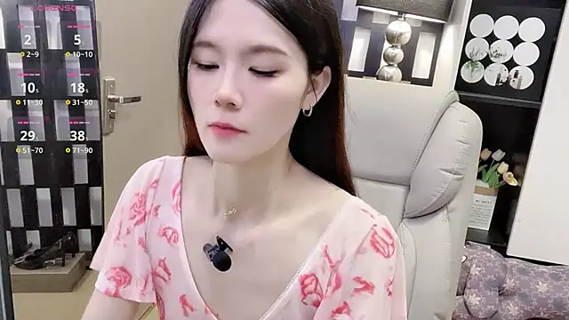 Yueyue-MM online show from 12-04-25, 02:49