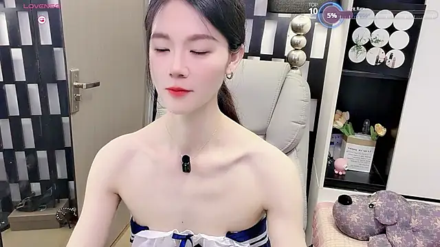 Snapshot of Yueyue-MM chatting on 06-21-26, 02:28 Yueyue-MM online show from 06-21-26, 02:28