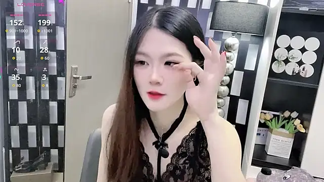 Yueyue-MM online show from 10-28-25, 12:33