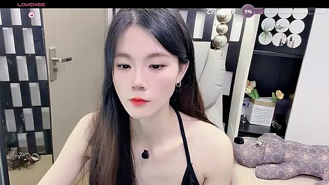 Snapshot of Yueyue-MM chatting on 07-08-26, 02:51 Yueyue-MM online show from 07-08-26, 02:51