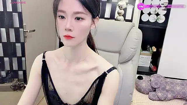 Snapshot of Yueyue-MM chatting on 06-26-26, 01:55 Yueyue-MM online show from 06-26-26, 01:55