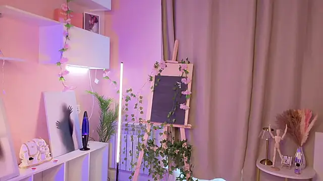 ElfredaTupy online show from 10-22-25, 06:13