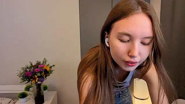 ElfredaTupy online show from 09-14-25, 06:14