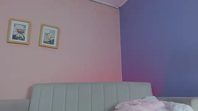 Snapshot of lourdes_moon22 chatting on 09-19-25, 01:26 lourdes moon22 online show from 09-19-25, 01:26