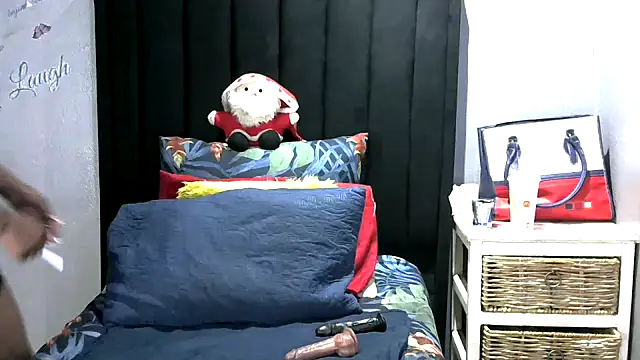 Snapshot of DARKQUEEN_xXx chatting on 12-14-25, 11:32 DARKQUEEN xXx online show from 12-14-25, 11:32