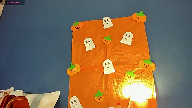 Grettel w online show from 10-24-25, 07:24