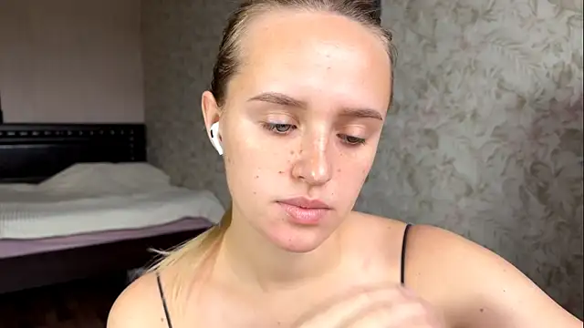 ElisabetLorney online show from 10-15-25, 08:44