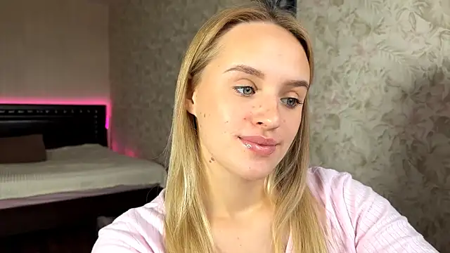 ElisabetLorney online show from 10-13-25, 08:38