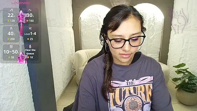 Snapshot of Miah_Jones_r_ chatting on 09-24-25, 12:44 Miah Jones r online show from 09-24-25, 12:44