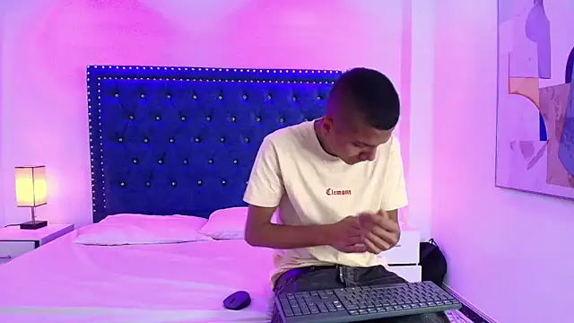 Damian and roxanne online show from 12-03-25, 12:37