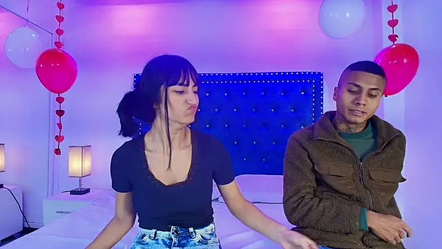 Snapshot of Damian_and_roxanne chatting on 02-17-26, 12:46 Damian and roxanne online show from 02-17-26, 12:46