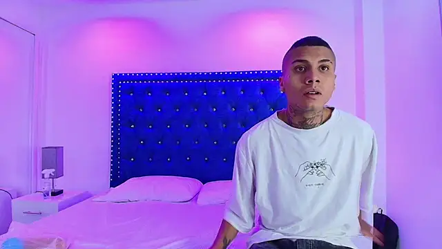 Damian and roxanne online show from 11-30-25, 12:39