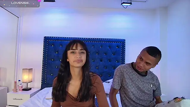 Snapshot of Damian_and_roxanne chatting on 06-03-26, 12:50 Damian and roxanne online show from 06-03-26, 12:50