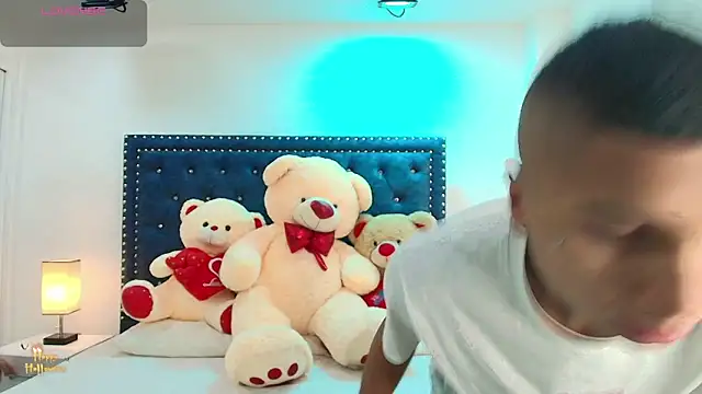 Damian and roxanne online show from 10-19-25, 12:30