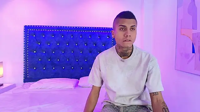 Damian and roxanne online show from 12-18-25, 12:31