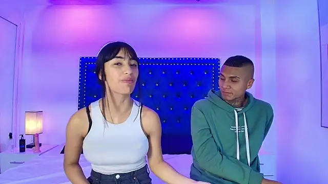 Snapshot of Damian_and_roxanne chatting on 02-24-26, 12:39 Damian and roxanne online show from 02-24-26, 12:39