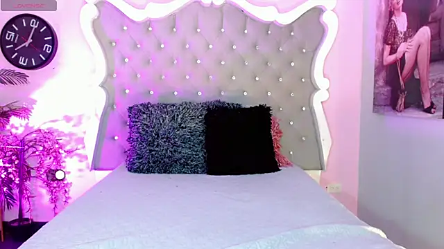 Honey Moontsts online show from 01-17-26, 12:20