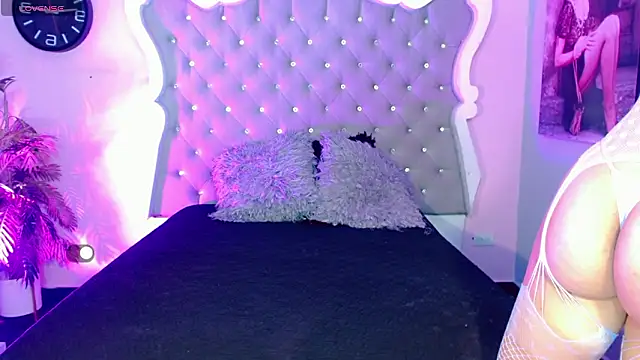 Honey Moontsts online show from 03-04-26, 12:02