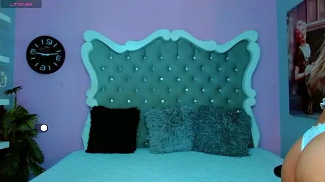 Honey Moontsts online show from 03-22-26, 11:56