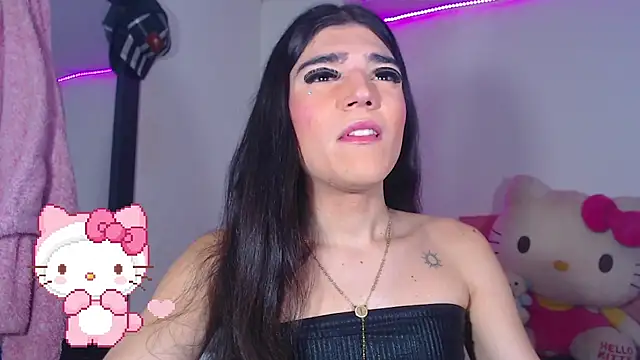 Snapshot of valentinat_fun chatting on 10-18-25, 02:35 valentinat fun online show from 10-18-25, 02:35