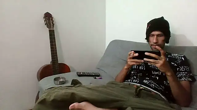 Snapshot of Alejandro92_cali chatting on 06-08-26, 01:00 Alejandro92 cali online show from 06-08-26, 01:00