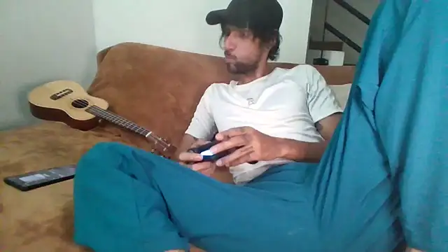 Snapshot of Alejandro92_cali chatting on 06-25-26, 10:48 Alejandro92 cali online show from 06-25-26, 10:48