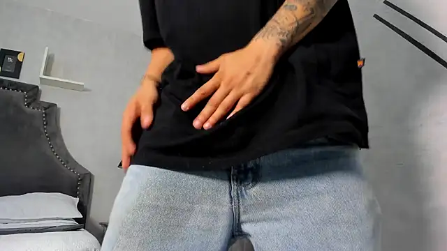 liaamsmiith  online show from 10-16-25, 12:35