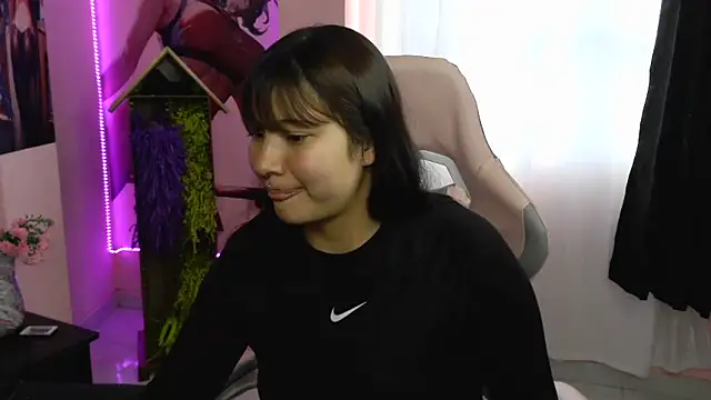 Snapshot of Zulema_R1 chatting on 04-29-26, 09:32 Zulema R1 online show from 04-29-26, 09:32