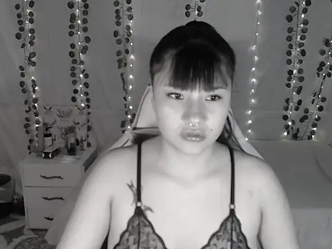 Zulema R1 online show from 09-27-25, 03:56