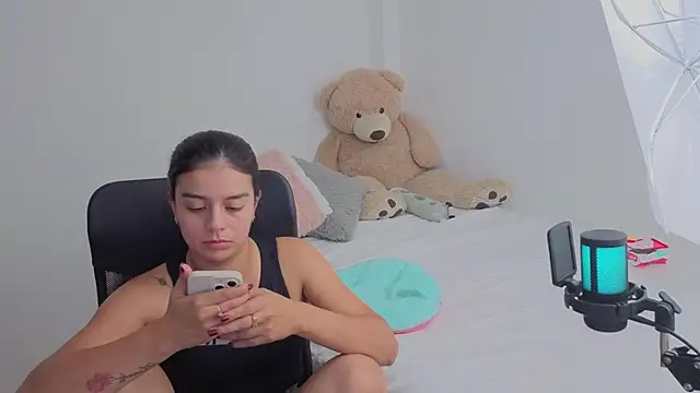 valerihouse online show from 04-01-26, 02:13