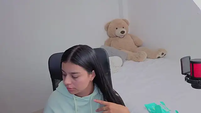 valerihouse online show from 02-18-26, 01:14