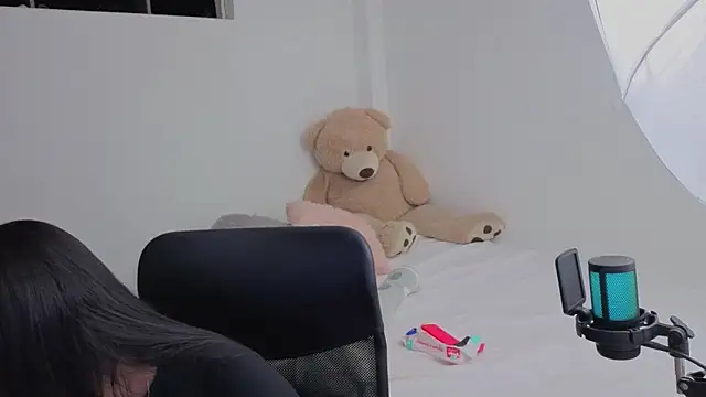 valerihouse online show from 04-04-26, 02:18