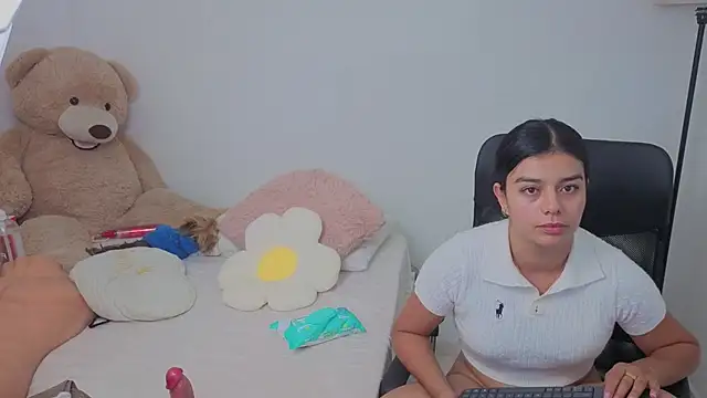 valerihouse online show from 10-18-25, 01:18