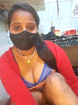 Minu love online show from 01-31-26, 07:23