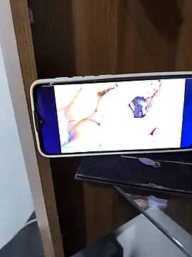 Tijucanodisponivel online show from 09-12-25, 04:07