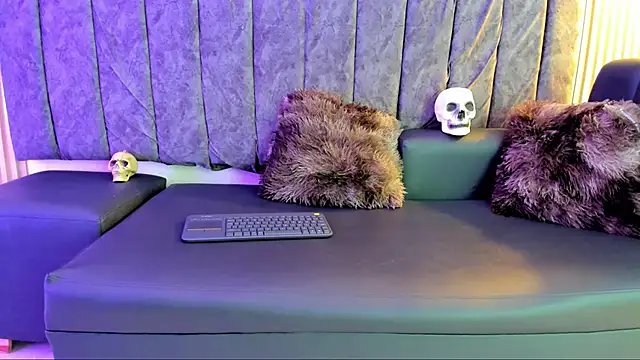 Snapshot of Rowan_Mills chatting on 09-24-25, 08:37 Rowan Mills online show from 09-24-25, 08:37