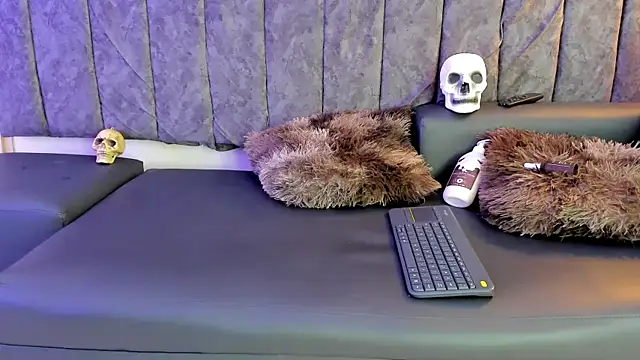 Snapshot of Rowan_Mills chatting on 09-21-25, 08:14 Rowan Mills online show from 09-21-25, 08:14