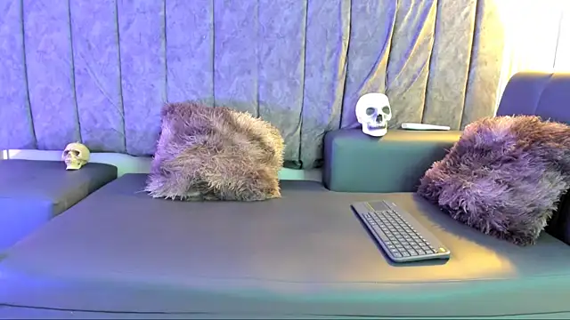 Snapshot of Rowan_Mills chatting on 09-28-25, 09:11 Rowan Mills online show from 09-28-25, 09:11