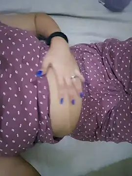 Snapshot of cherrydesuza69 chatting on 10-06-25, 01:56 cherrydesuza69 online show from 10-06-25, 01:56