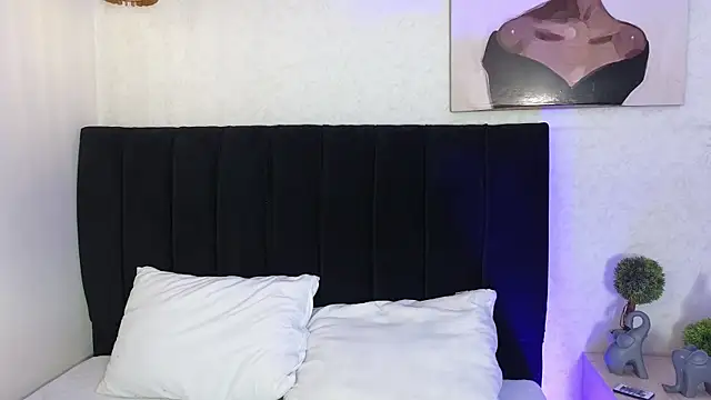 antonellariva  online show from 01-08-26, 07:42