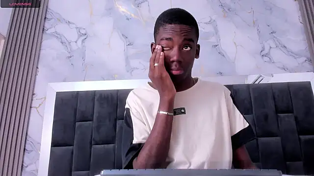 Alan blacke online show from 11-26-25, 01:11