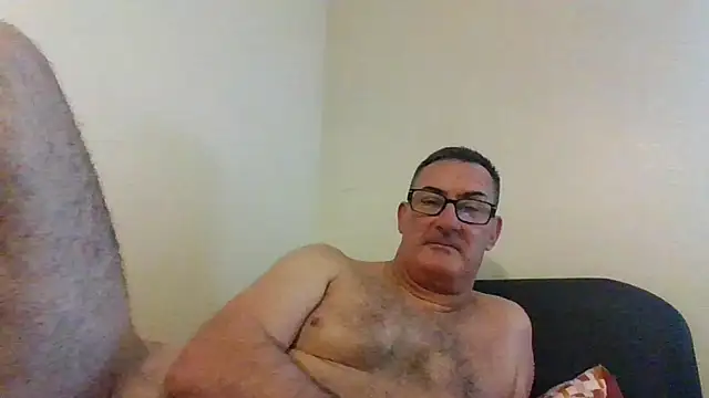 Snapshot of goldenman59 chatting on 09-23-25, 01:18 goldenman59 online show from 09-23-25, 01:18