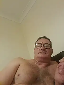 Snapshot of goldenman59 chatting on 10-11-25, 10:33 goldenman59 online show from 10-11-25, 10:33