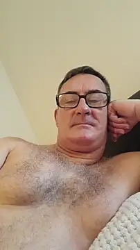 Snapshot of goldenman59 chatting on 10-15-25, 11:18 goldenman59 online show from 10-15-25, 11:18