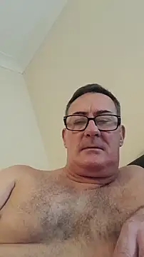 Snapshot of goldenman59 chatting on 10-17-25, 11:12 goldenman59 online show from 10-17-25, 11:12
