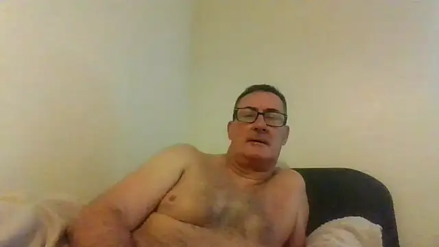 Snapshot of goldenman59 chatting on 09-28-25, 01:07 goldenman59 online show from 09-28-25, 01:07