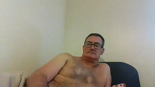 Snapshot of goldenman59 chatting on 09-09-25, 01:42 goldenman59 online show from 09-09-25, 01:42