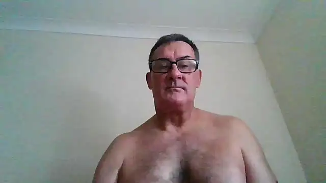 Snapshot of goldenman59 chatting on 09-12-25, 11:43 goldenman59 online show from 09-12-25, 11:43